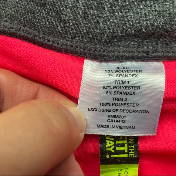 Running 🏃🏻‍♀️ shorts - Picture 3 of 5